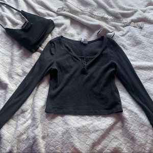 h&m long-sleeve crop top (size L)